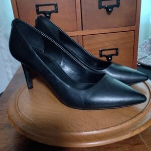 Michael Kors Black Leather Pumps_9